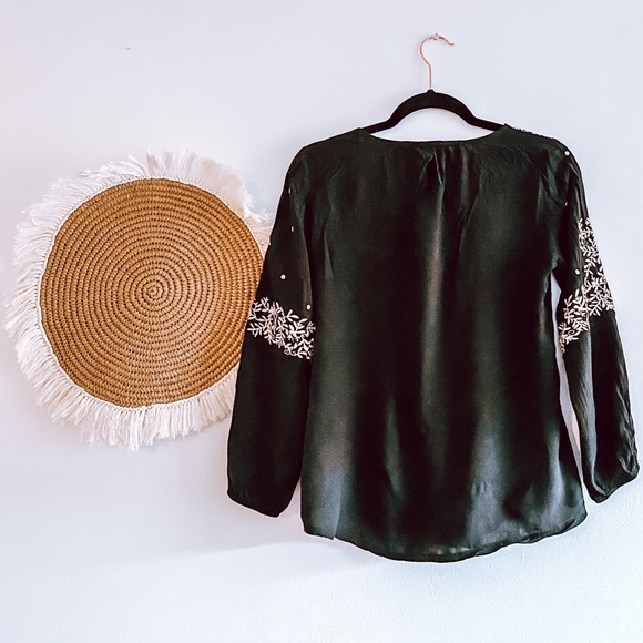 Solitaire Black Boho Top - Picture 2 of 2